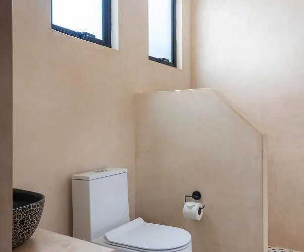 Ujo Boutique 4*